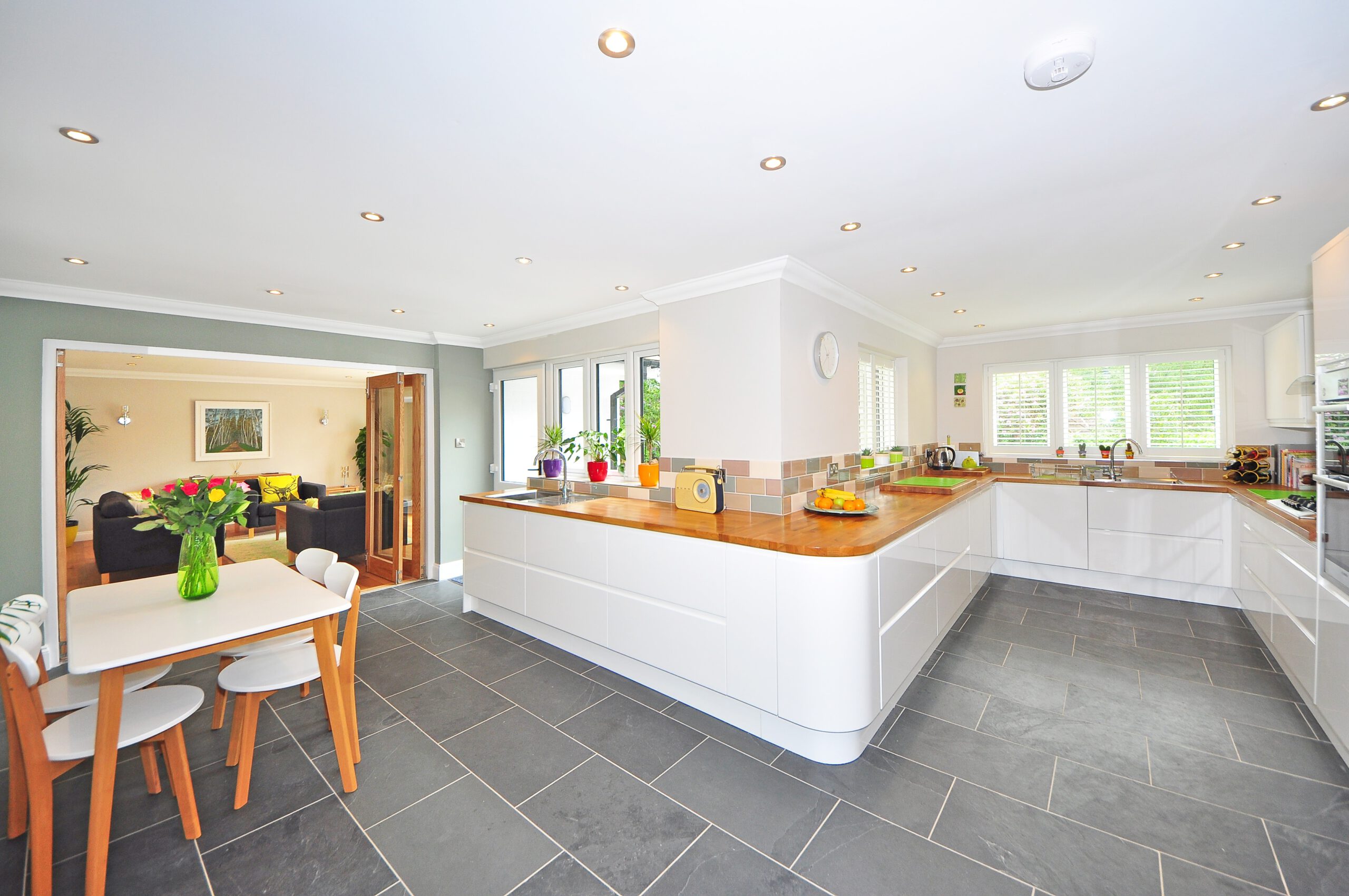How to Select Suitable Tiles For Your Kitchen